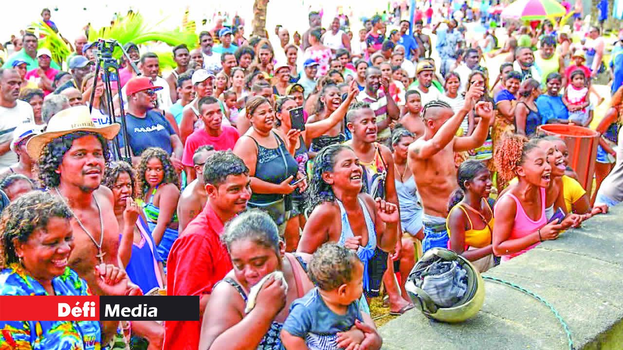 Le public a fait le déplacement en foule. Beach Tour de Radio Plus