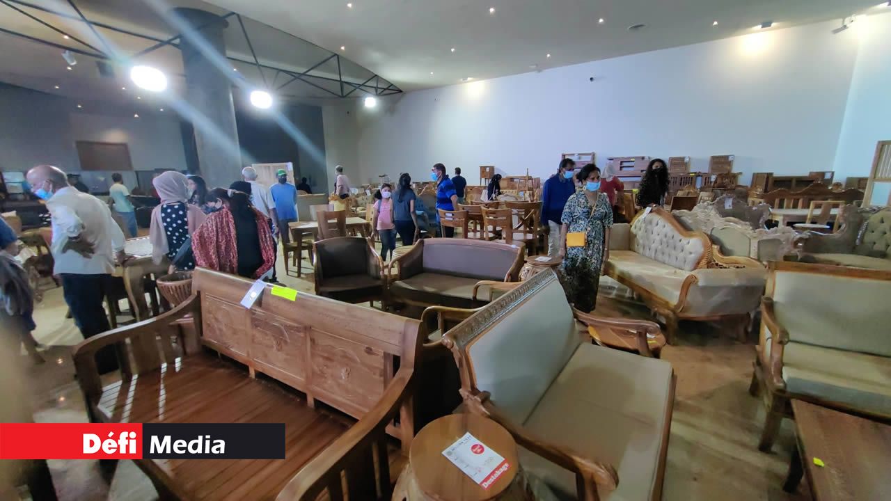 Les meubles de Million Teak étaient exposés dans l’Atrium.