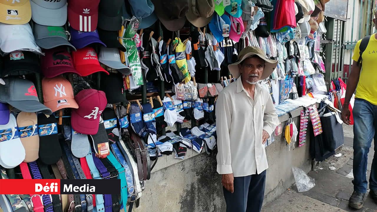 Aly, malgré ses 60 ans, reste sur le front. Une affaire de famille, insiste-t-il.