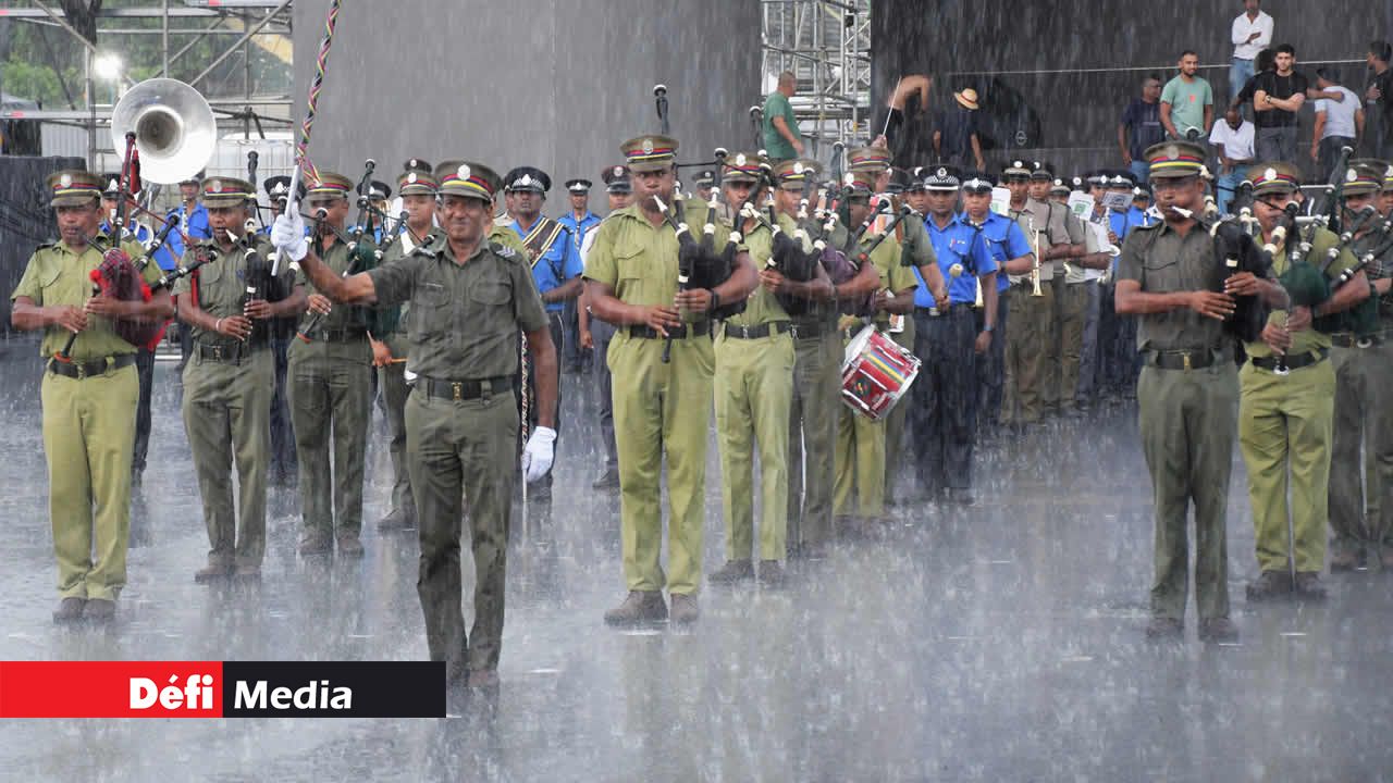 Les SMF Bagpipers en pleine démonstration.