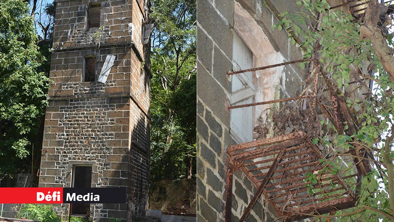 La Tour du Moulin à Poudre, datant du XVIIIe siècle. Des escaliers en fer forgé datant de l’époque coloniale.