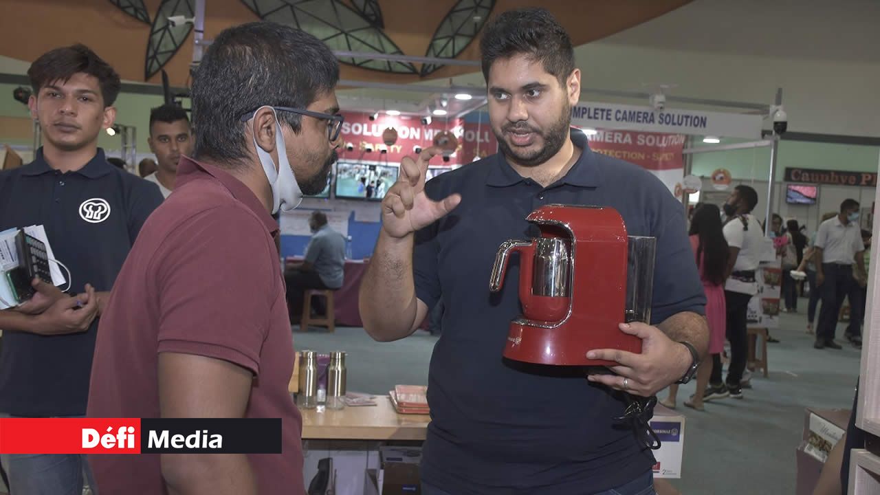 Cette cafetière est la toute dernière venue de Korkmaz.