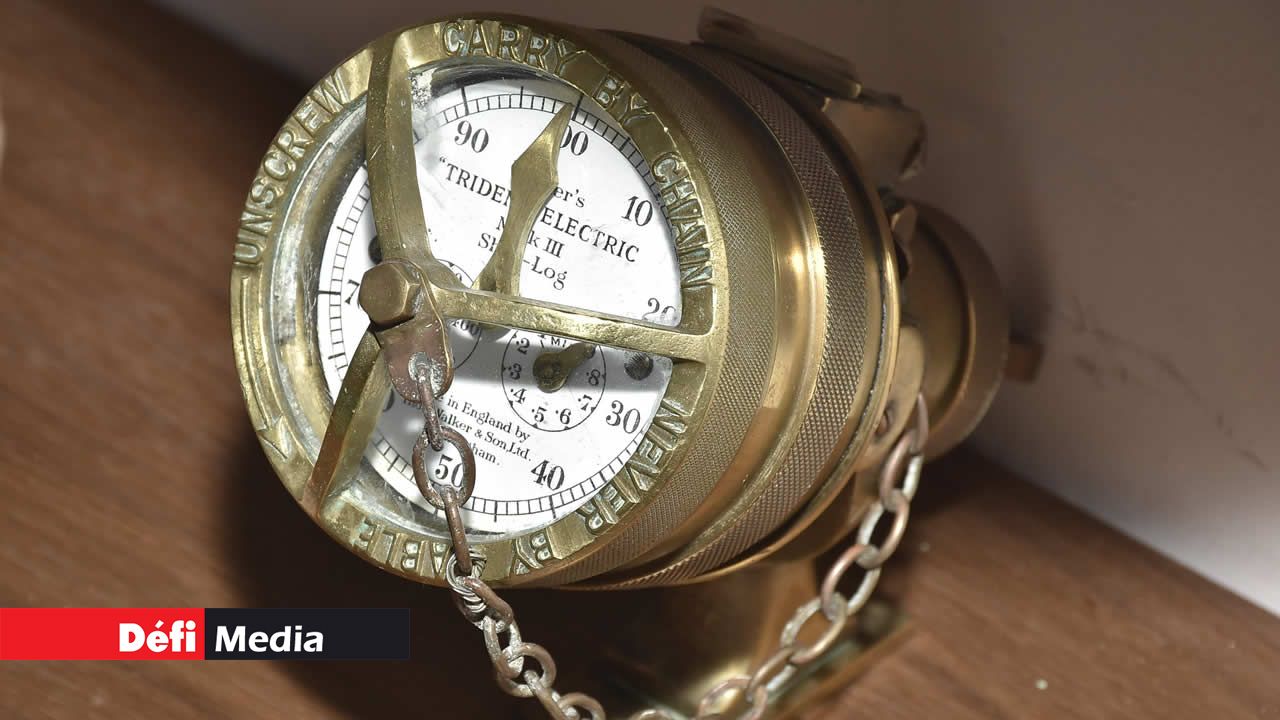 Un trident de walker antique, utilisé pour mesurer et journaliser les milles nautiques, fabriqué en laiton ou en bronze. Un trident de walker antique, utilisé pour mesurer et journaliser les milles nautiques, fabriqué en laiton ou en bronze.