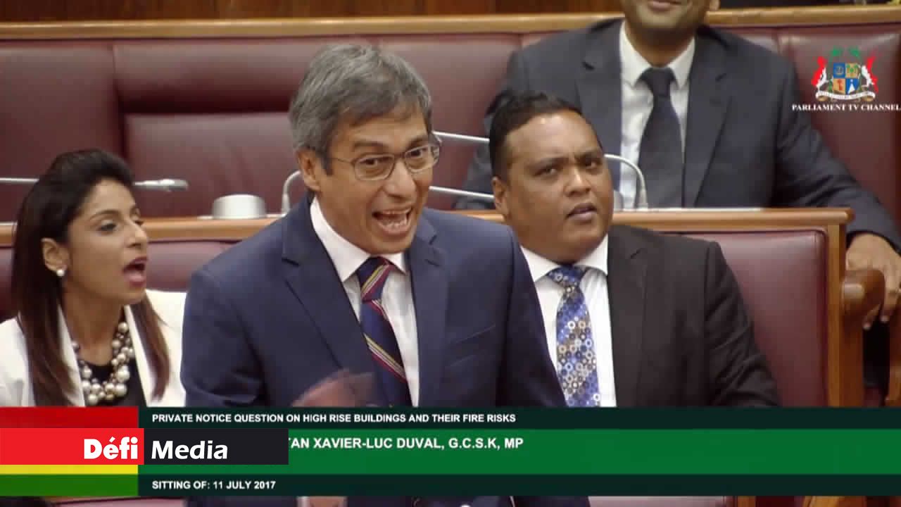 Xavier-Luc Duval a critiqué le ministre  Mahen Jhugroo.