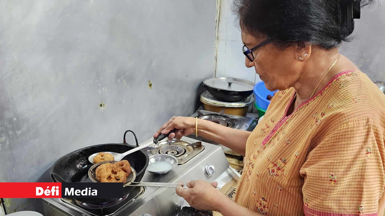 Dana excelle dans la préparation des adourson ou encore des moulkous.