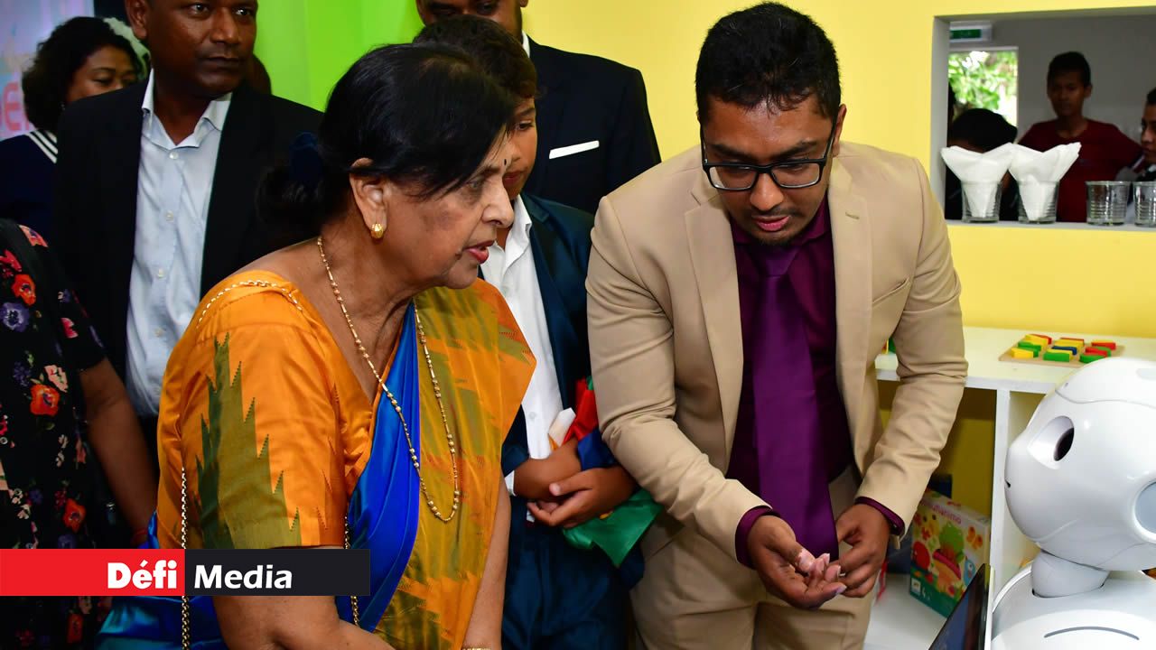 Lady Sarojini Jugnauth et Asif Lowtun