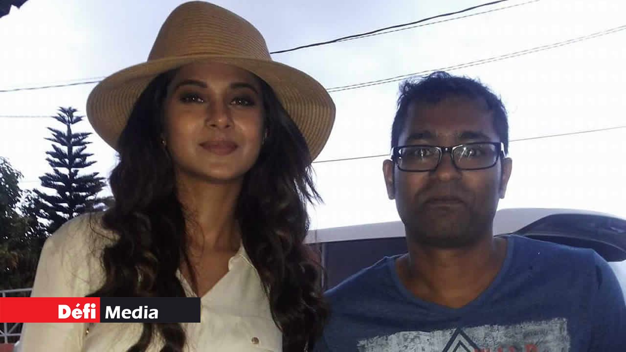 Jennifer Winget est très appréciée des Mauriciens pour ses séries Saraswatichandra et Beyhadh. D’ailleurs, c’est lors du tournage de Beyhadh à Grand-Bassin, en décembre 2016, qu’il la rencontre. « Jennifer est très belle et gentille », dit-il. La série est actuellement diffusée sur les chaînes de la télévision nationale. Kunal Kutwaroo