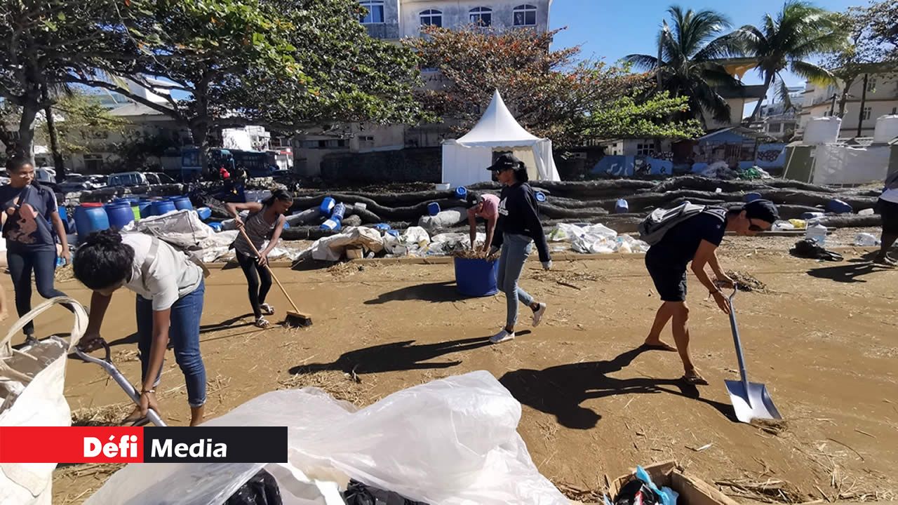 Le nettoyage aprés de longues heures de travail...