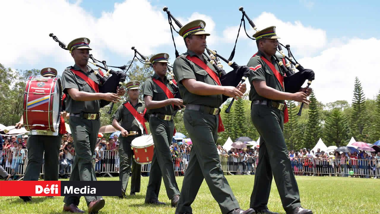 Le groupe musical de la SMF. Kermesse au Gymkhana