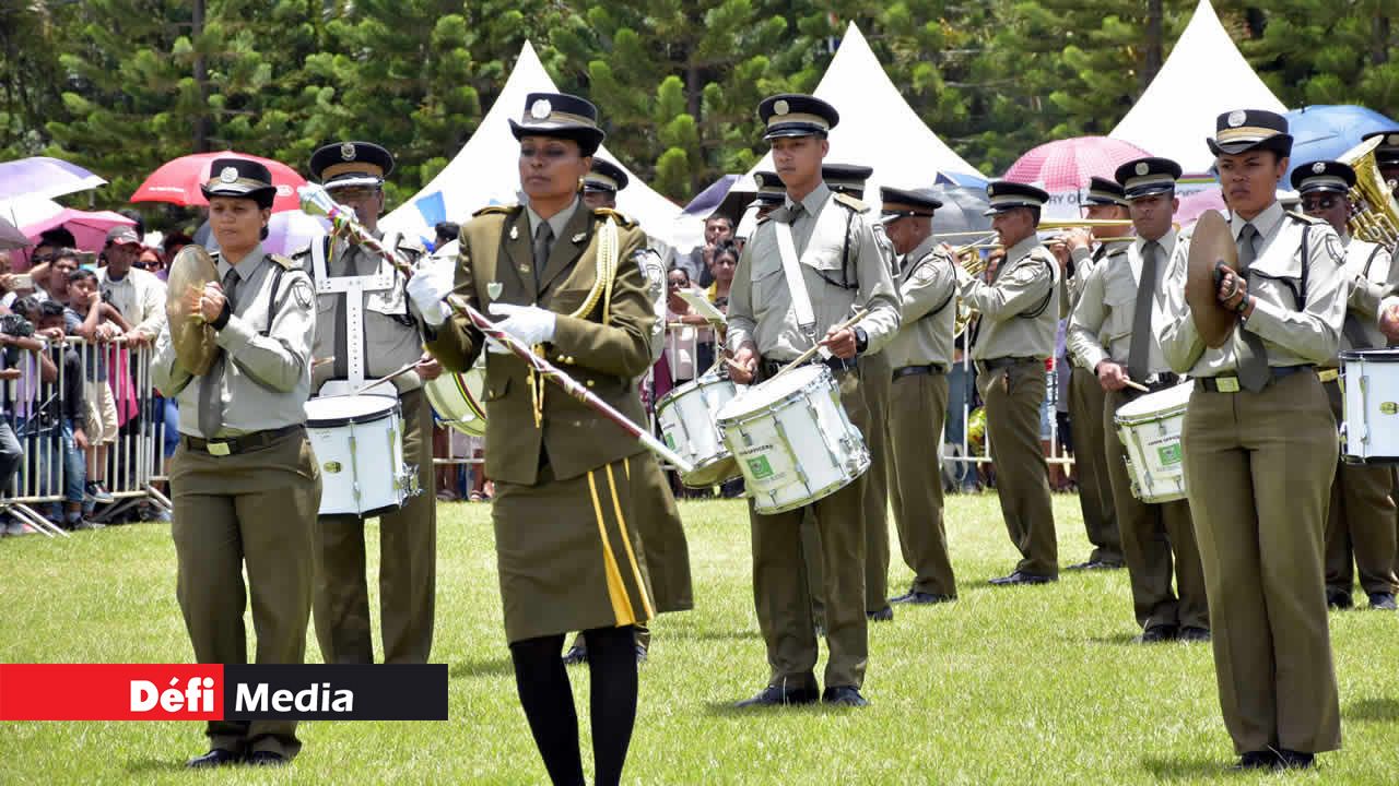 L’orchestre de la prison sur un air de samba. Kermesse au Gymkhana