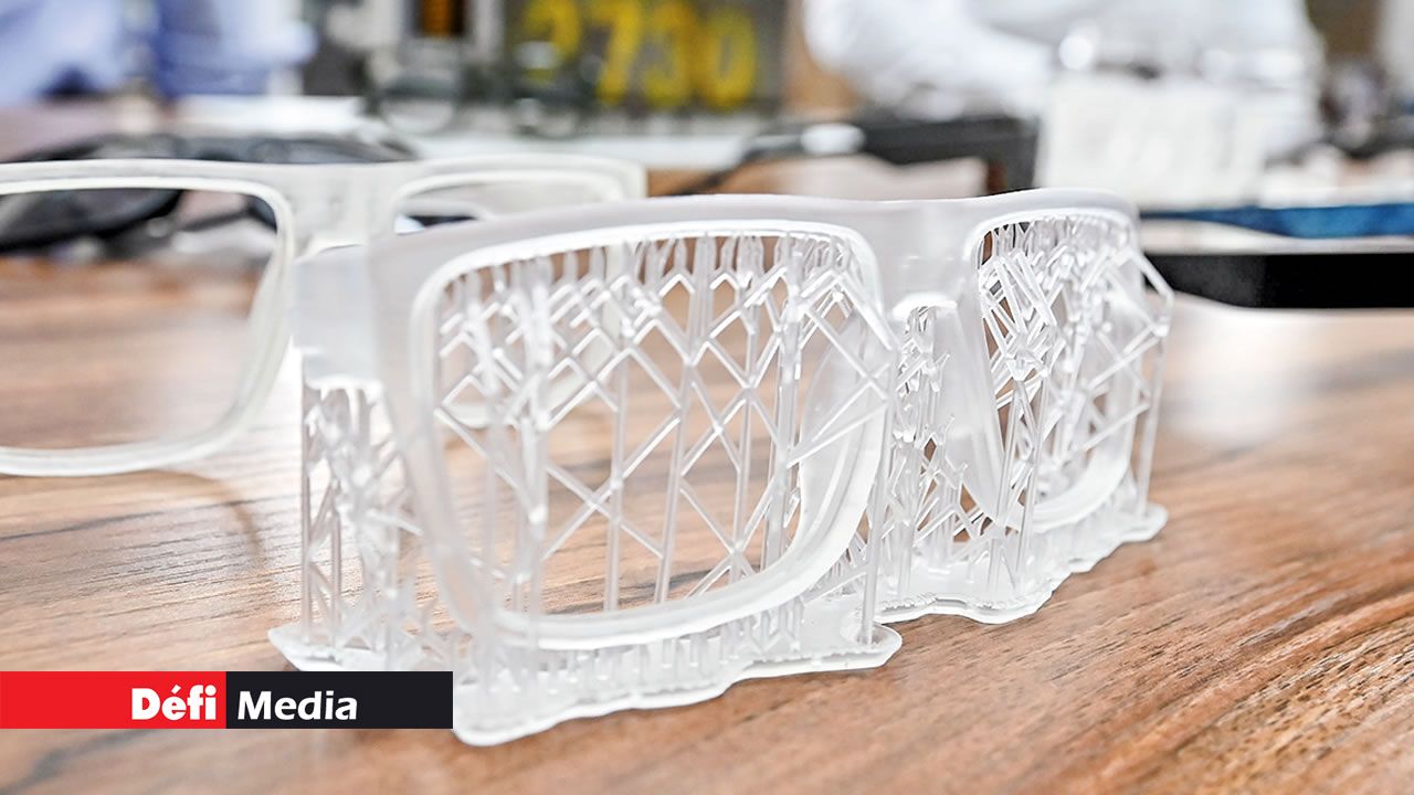 Le prototype est préparé sur des imprimantes 3D à partir du fichier 3D approuvé.