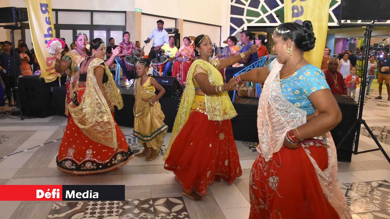 Le Kavita Bhojpuri Group a été fondé il y a trois ans. Gamat Dan Vilaz 2018