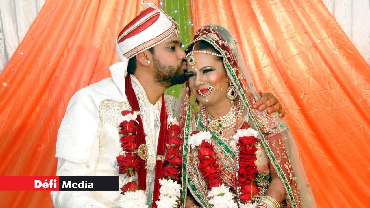 Hamrish et Jenita se sont mariés religieusement quelque temps après le mariage civil offert par Radio Plus sur la plage de Flic-en-Flac. Saint-Valentin