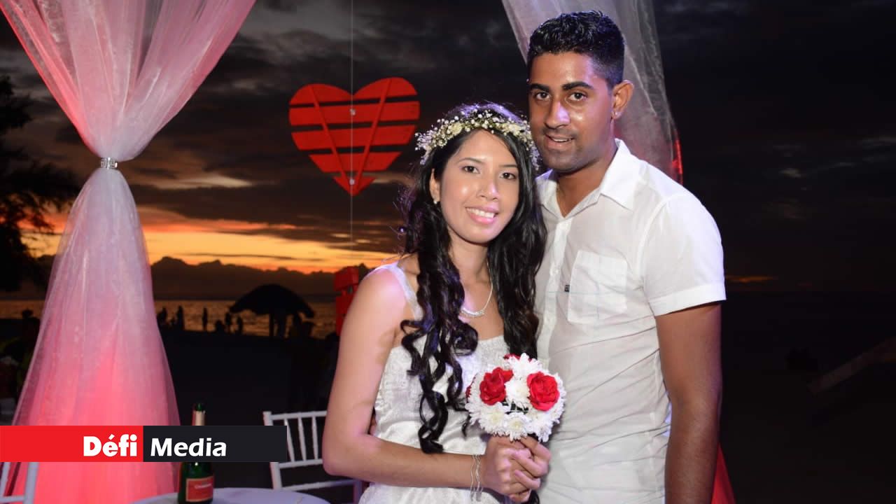 Yanika et Jeff Frederick étaient aussi parmi les 14 couples à Flic-en-Flac. Saint-Valentin