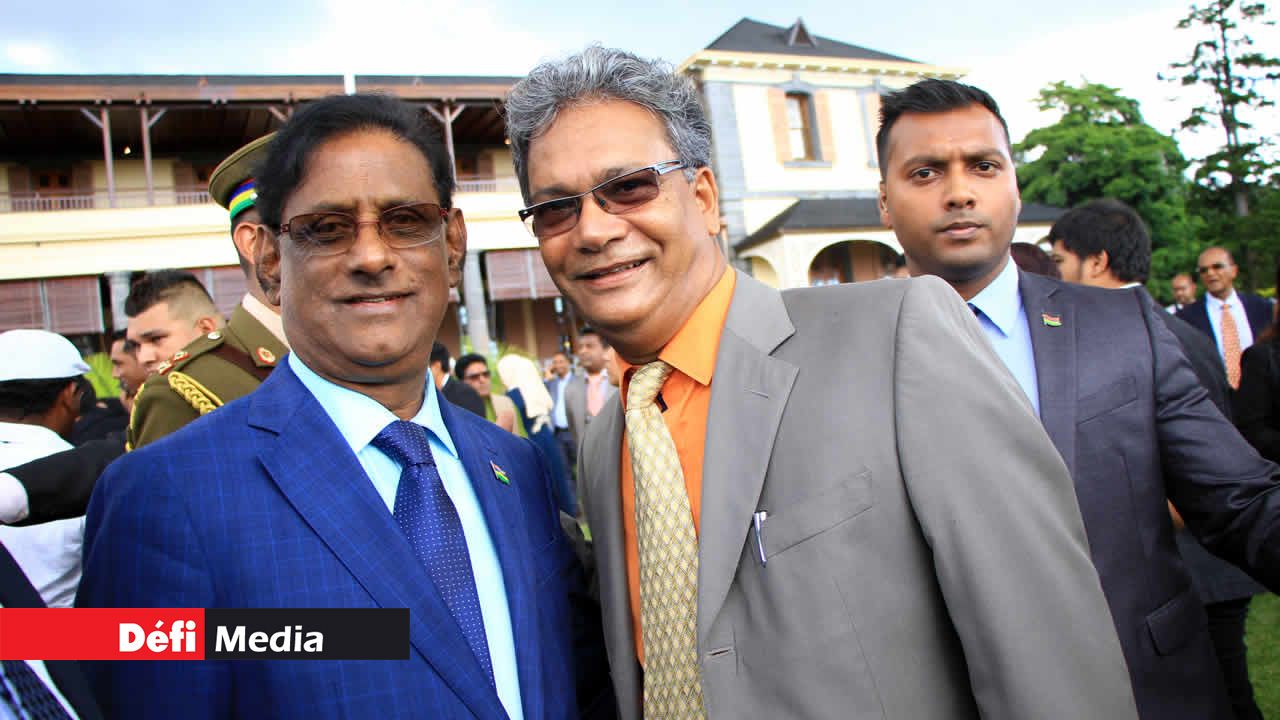 Le président par intérim Barlen Vyapoory aux côtés de Kumar Bhoobun. Garden Party