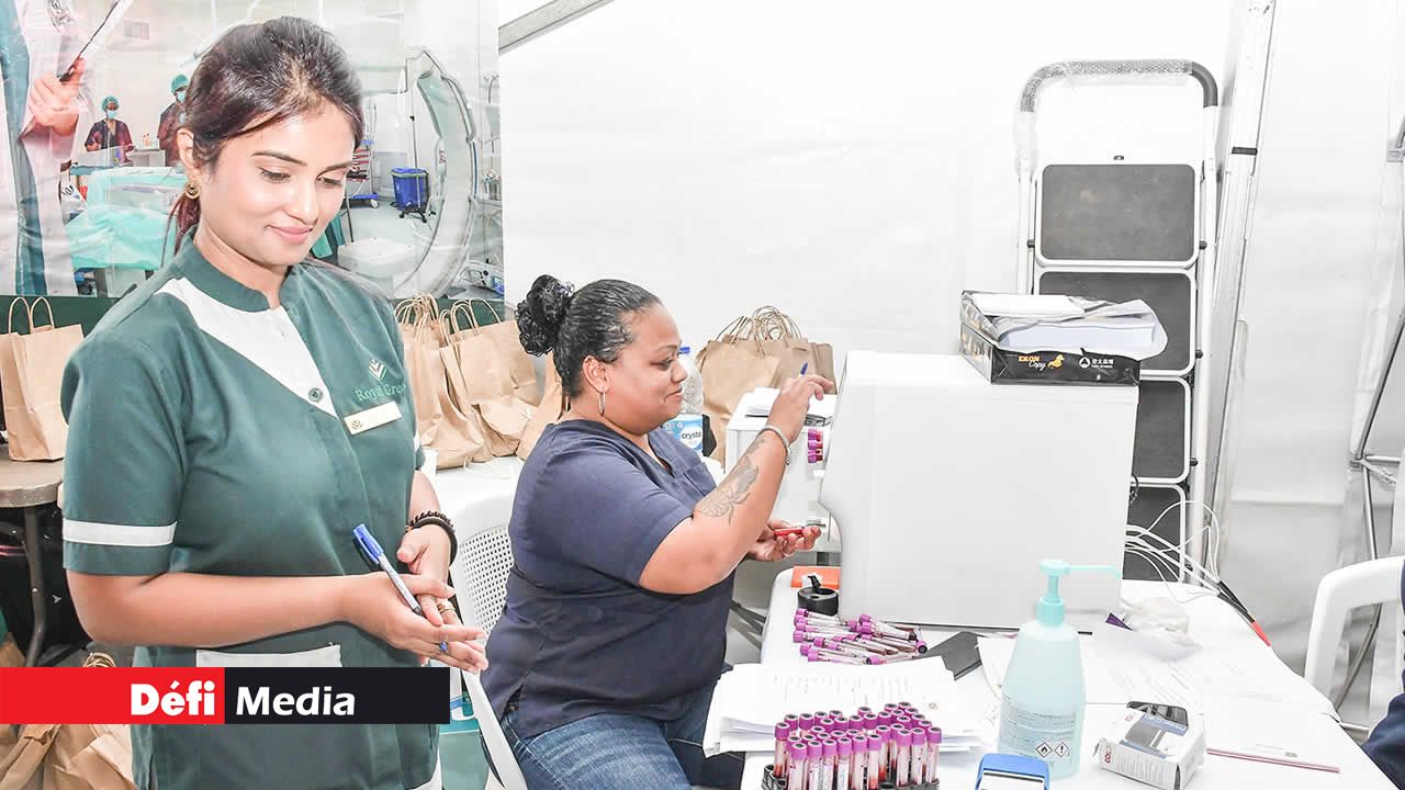 Le Royal Green Hospital était présent lors de l’événement, proposant des tests sanguins gratuits au public tout au long de la journée.