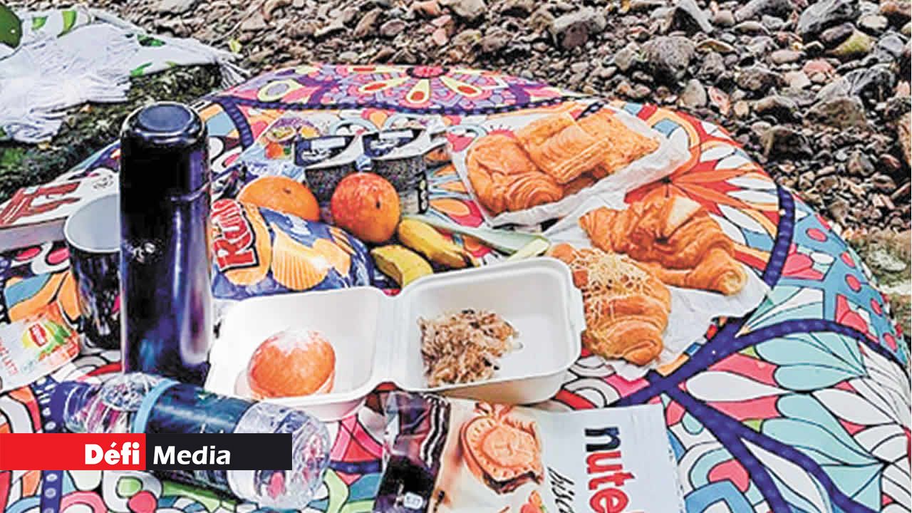 Notre petit déjeuner improvisé en forêt.