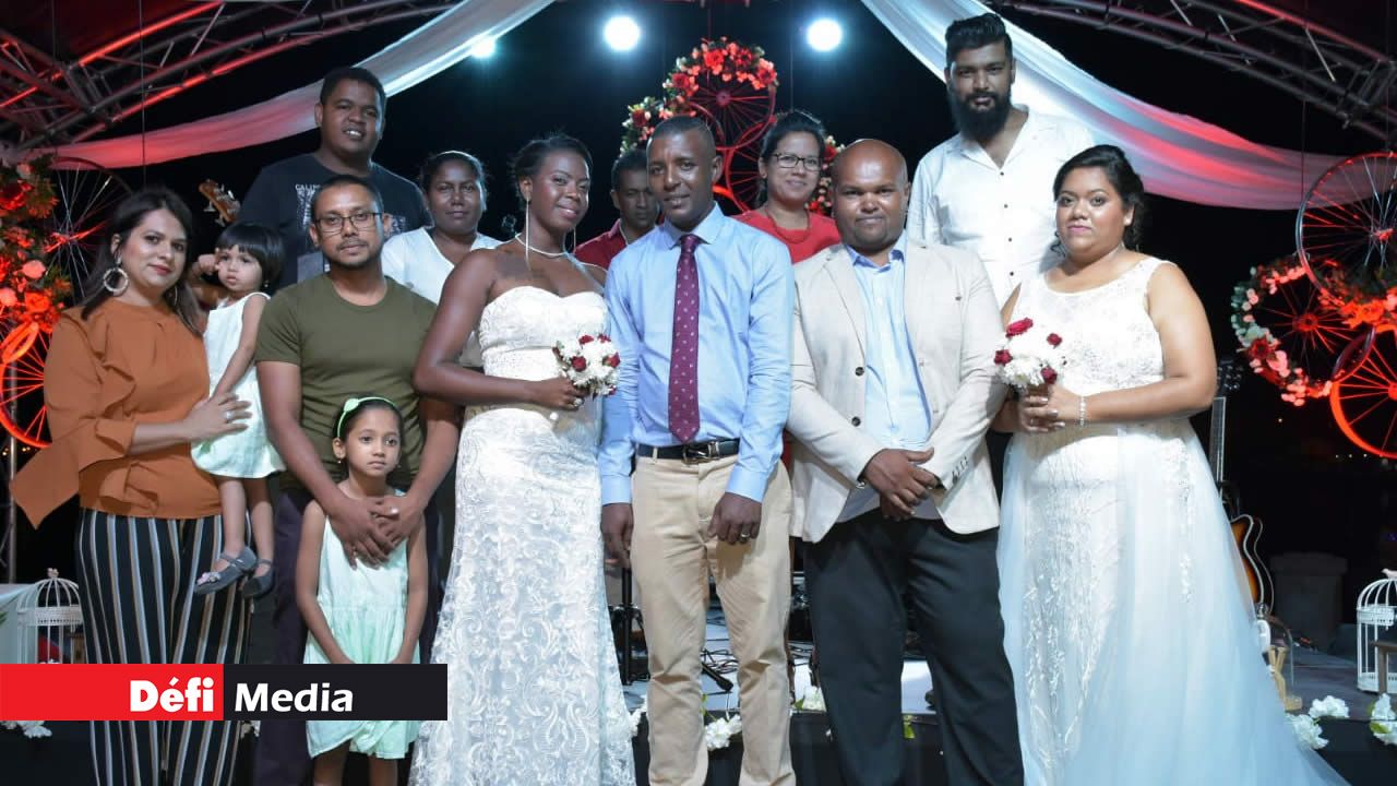 Moment d’émotion avec le premier couple dont Radio Plus a célébré le mariage il y a 9 ans. Aurélie, Didier, Avinash et Shiksha se disent oui