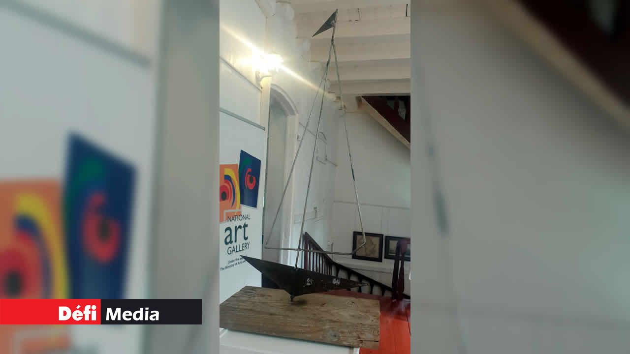 Cedric Sookunah a, lui, fabriqué un voilier. National History Museum