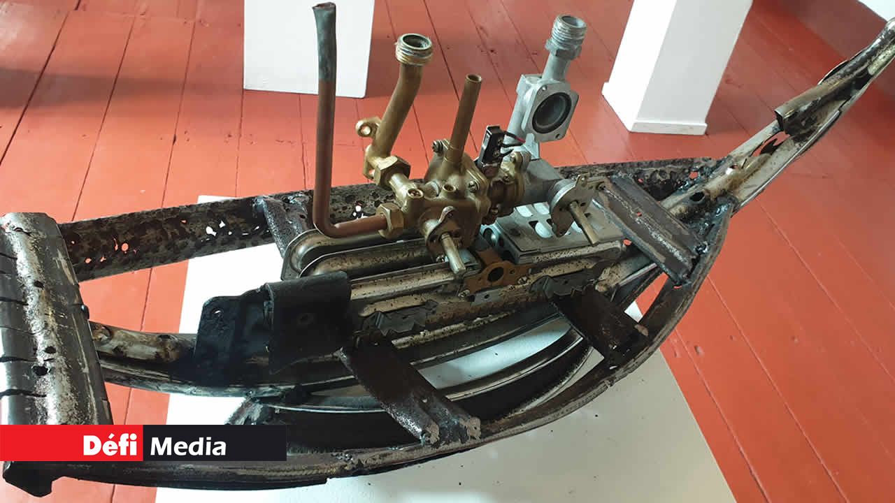 « The Wrecked Glory », de Vick Kumar Shibdoyal, est également conçue à partir de déchets métalliques. Ce faisant, il insuffle une deuxième vie glorieuse aux matériaux. National History Museum