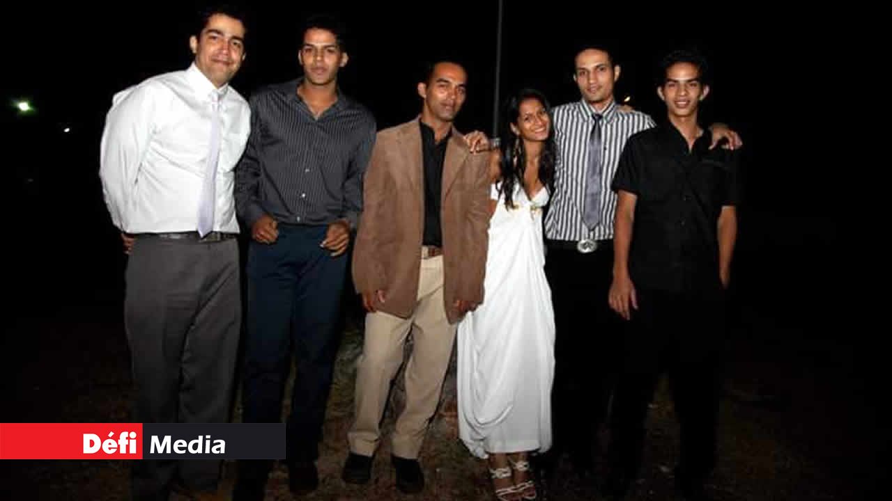 Les six enfants du couple Morel, et l'un de 11 petits enfants. Genève et Marie-France