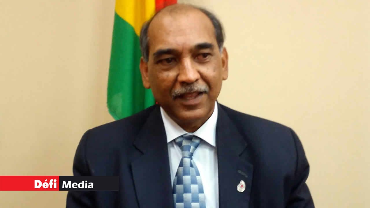 Premhans Jhugroo, au départ, se voyait ingénieur mécanique.