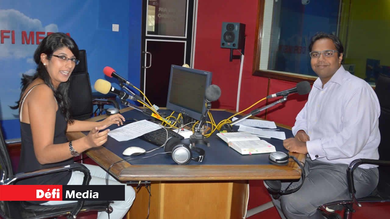 Caroline et son invité Me Arvin Halkhoree.