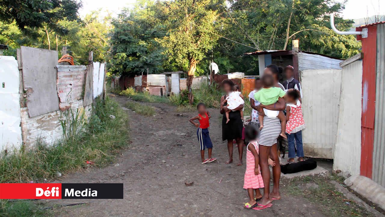 Un paysage désolant des familles des squatteurs.