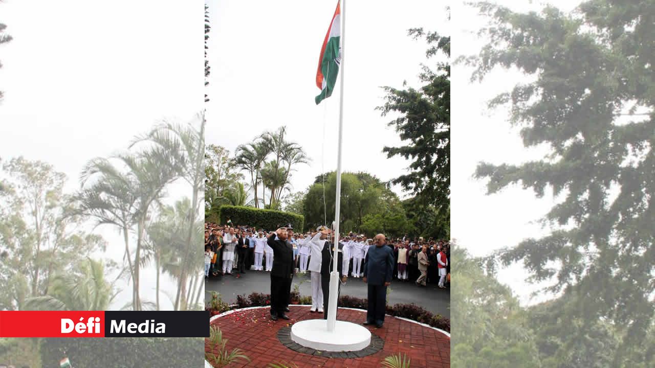 Le hissage du drapeau de l’Inde. Indépendance de l’Inde