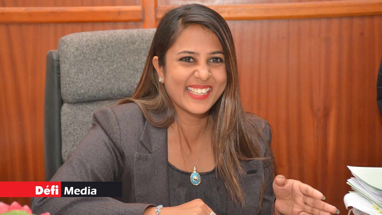 Me Doordarshini Busgeet