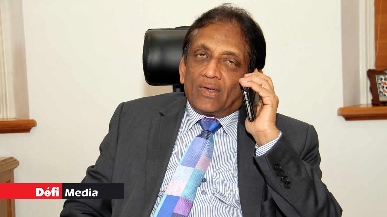 L’ancien chef de la fonction publique a travaillé avec des politiciens de tous bords.