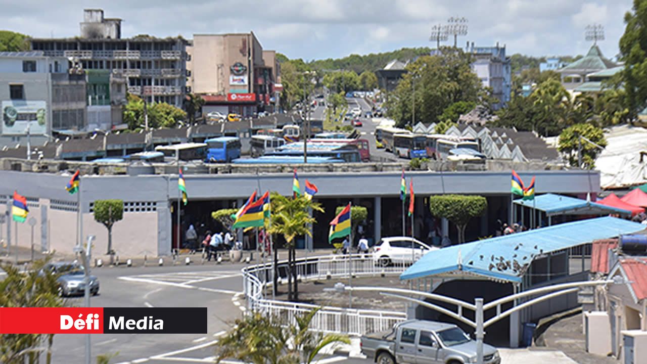 La gare routière, lieu de convergences dans une ville en pleine mutation.