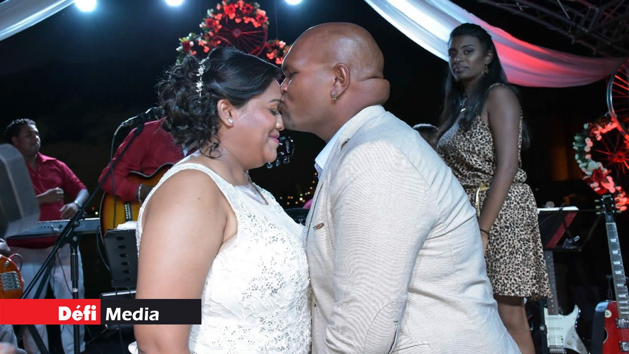 Avinash et Shiksha sont ensemble depuis deux ans. Saint Valentin