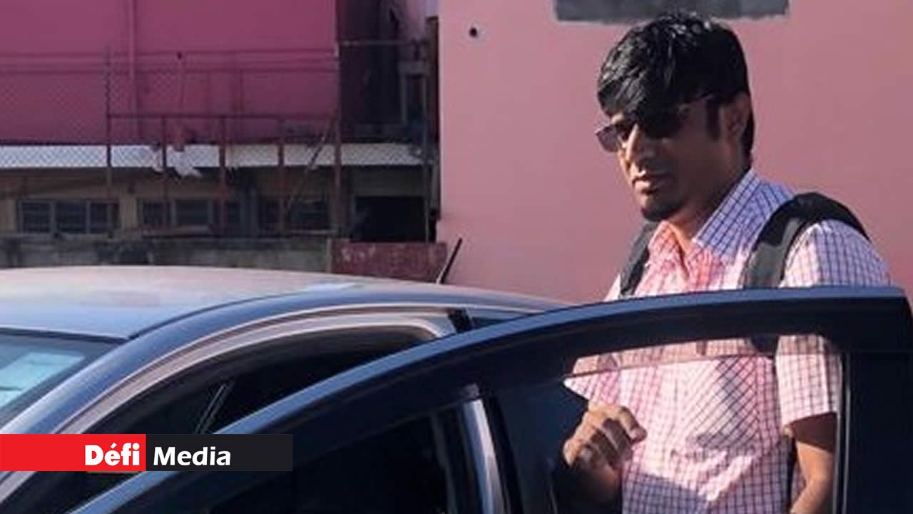 Pravesh Joypaul se réjouit de faire des économies sur le carburant grâce au service Park & Ride.