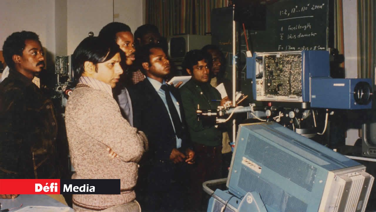 1981 : Toujours en Allemagne, visite à l’usine Bosch (à droite, Seeneevassen Sunassee, du département engineering de la MBC).