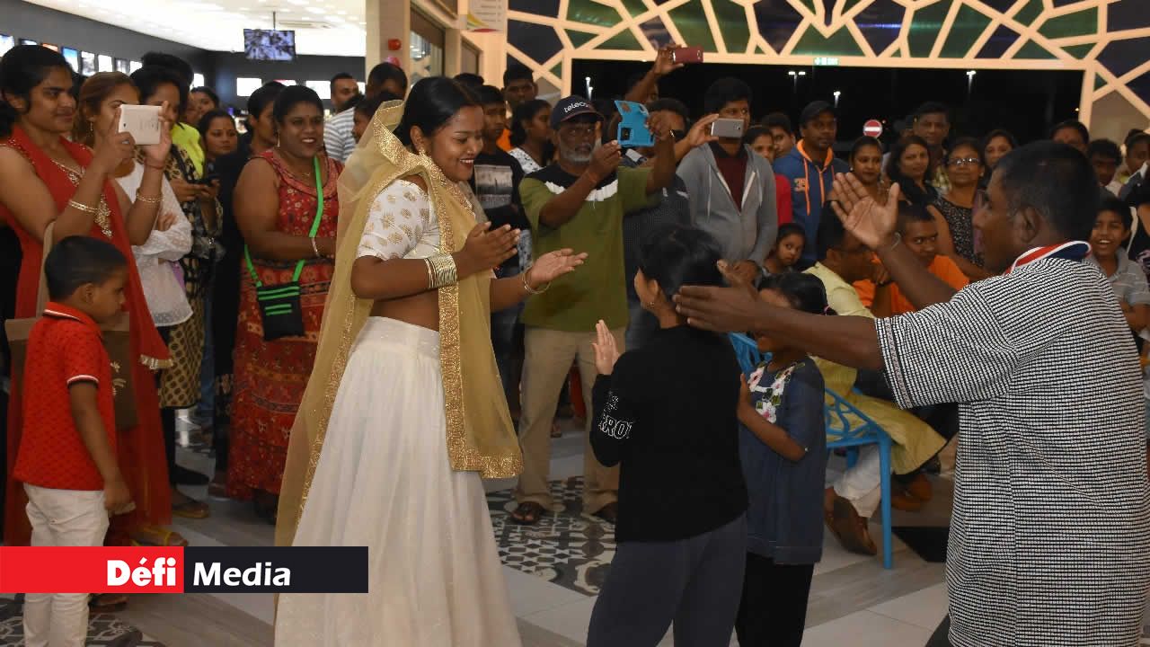 Les petits ont aussi échangé quelques pas de danse. Gamat Dan Vilaz