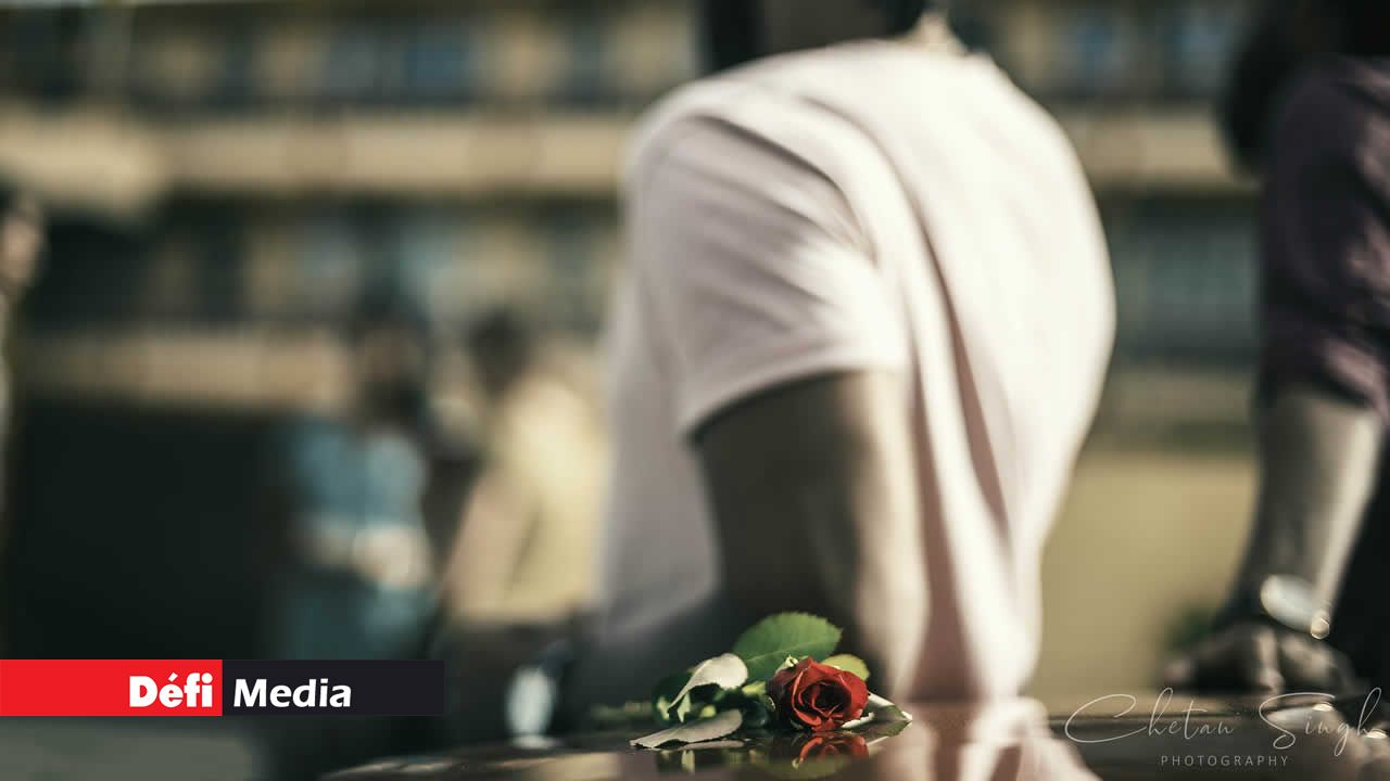 Il était là pour lui confier ses sentiments. Chhapaak