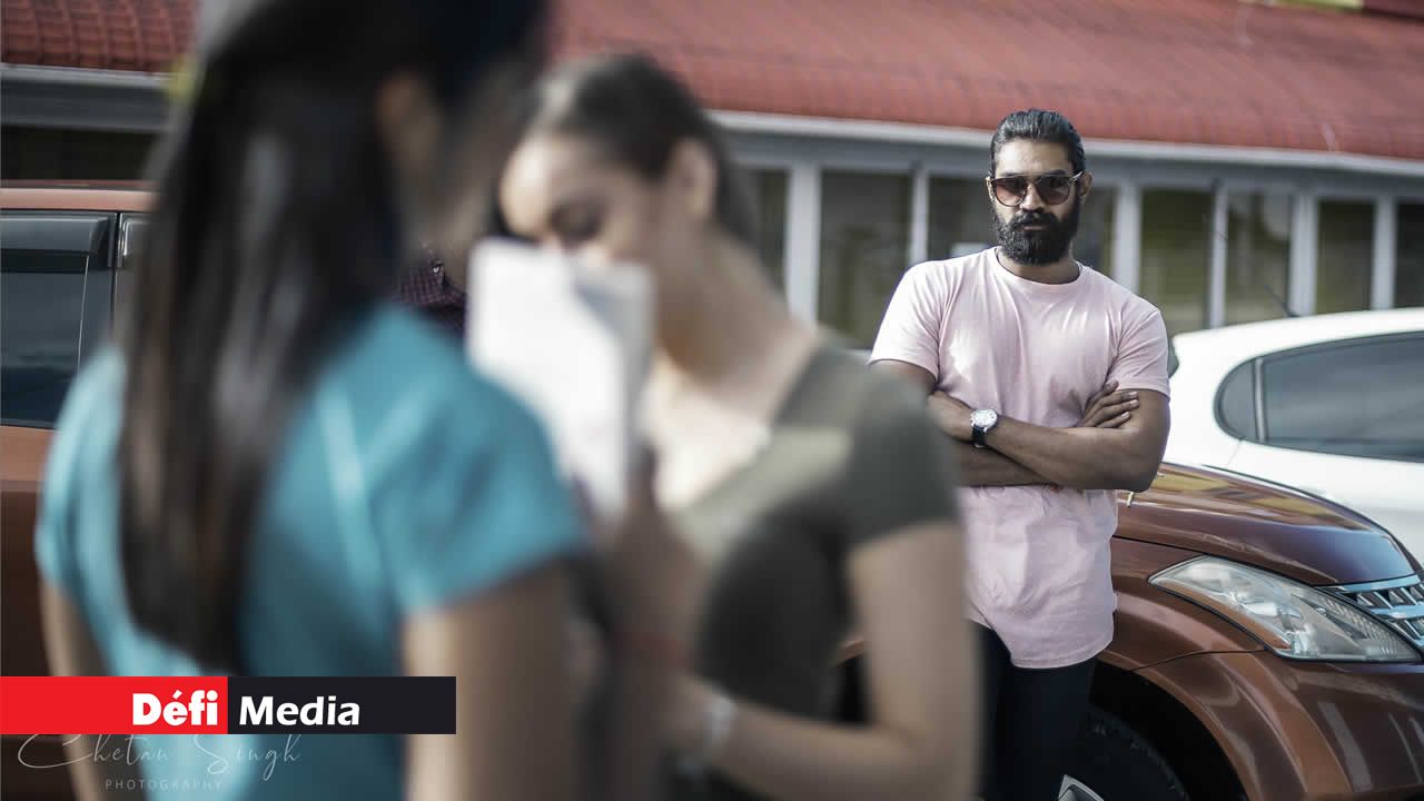 Beau et heureux, il était prêt à tout pour l’impressionner. Chhapaak