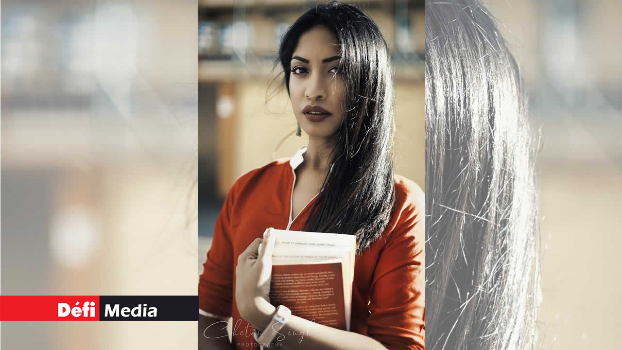 Aujourd’hui, elle était de rouge vêtue. Elle était resplendissante. Elle ne savait pas ce qui allait se passer par la suite. Chhapaak