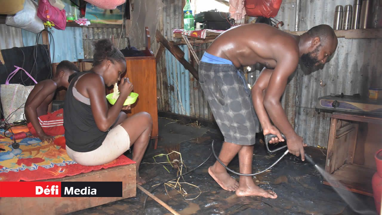 Premjyotee, 79 ans, a été sauvée par son petit-fils Yuvraj. Premjyotee, 79 ans, a été sauvée par son petit-fils Yuvraj.
