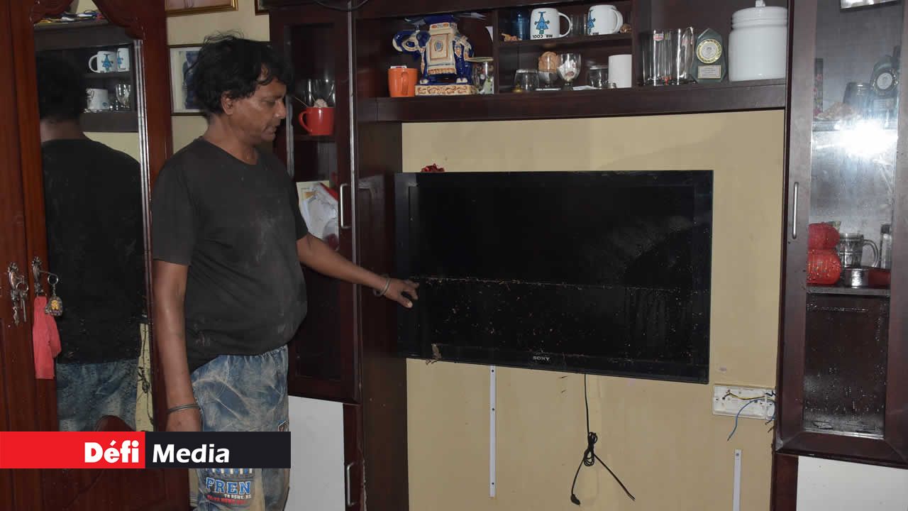 L’eau est montée à plus d’un mètre chez Lalchand Toory. L’eau est montée à plus d’un mètre chez Lalchand Toory.