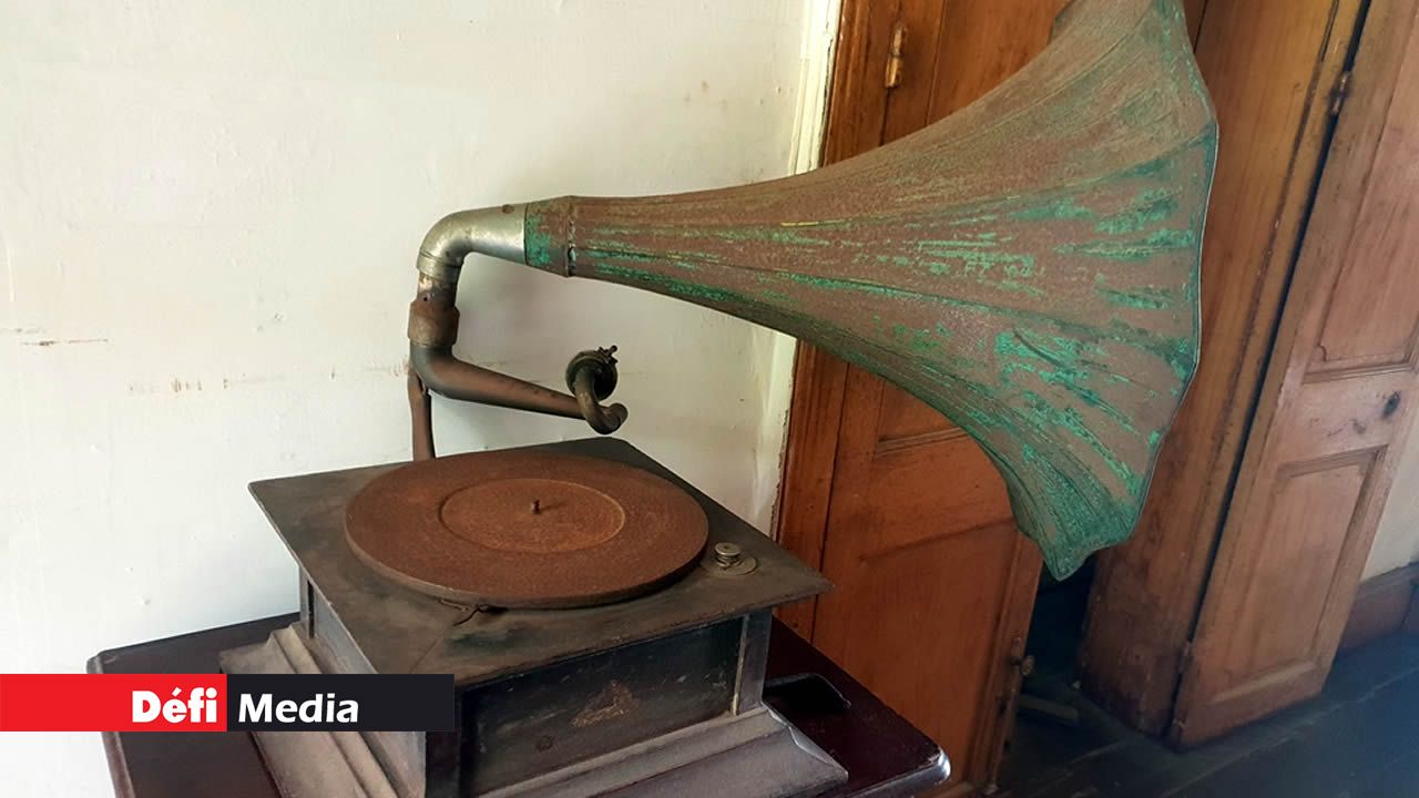 Le gramophone était à la mode dans les années 1900. L’héritage colonial