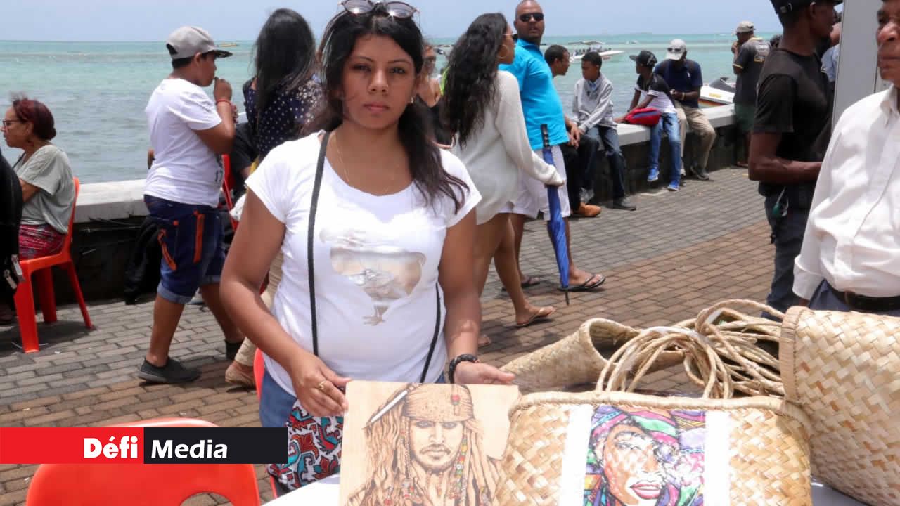 Les portraits en pyrogravure et les tentes personnalisées de Leena Chukun. Festival Internasyonal Kreol 2018