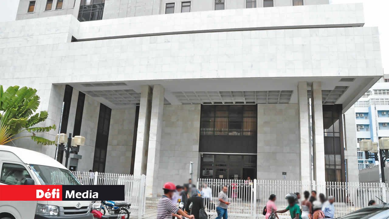 Cour intermédiaire.