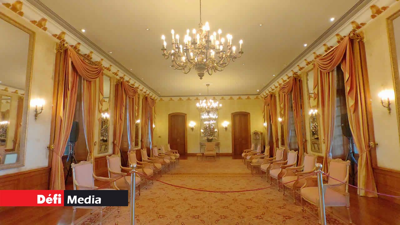 Le grand salon, habituellement réservé aux cérémonies protocolaires, a retrouvé, pendant ces deux jours, l’apparat de ses heures diplomatiques les pus fastes.