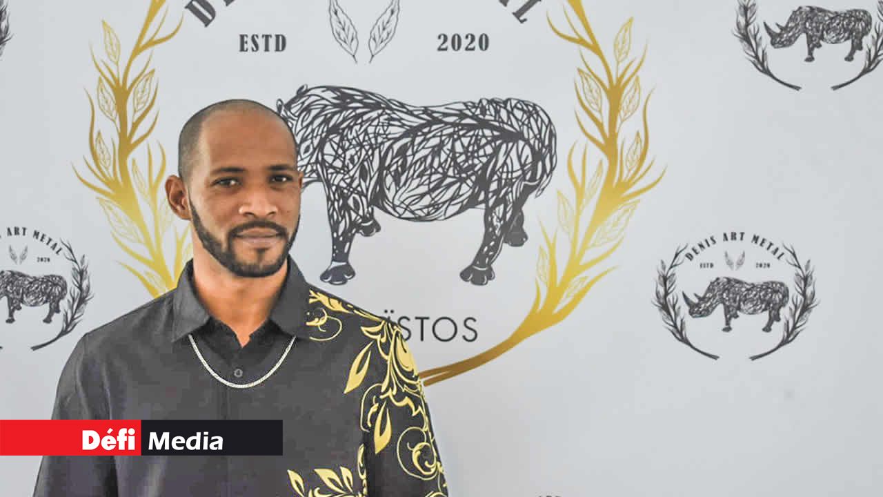 L’artiste autodidacte Denis Antoine.