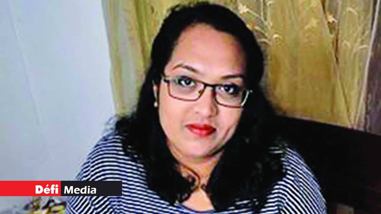 Varshabye pratique aussi la natation comme passe-temps. Varshabye Cooshnea