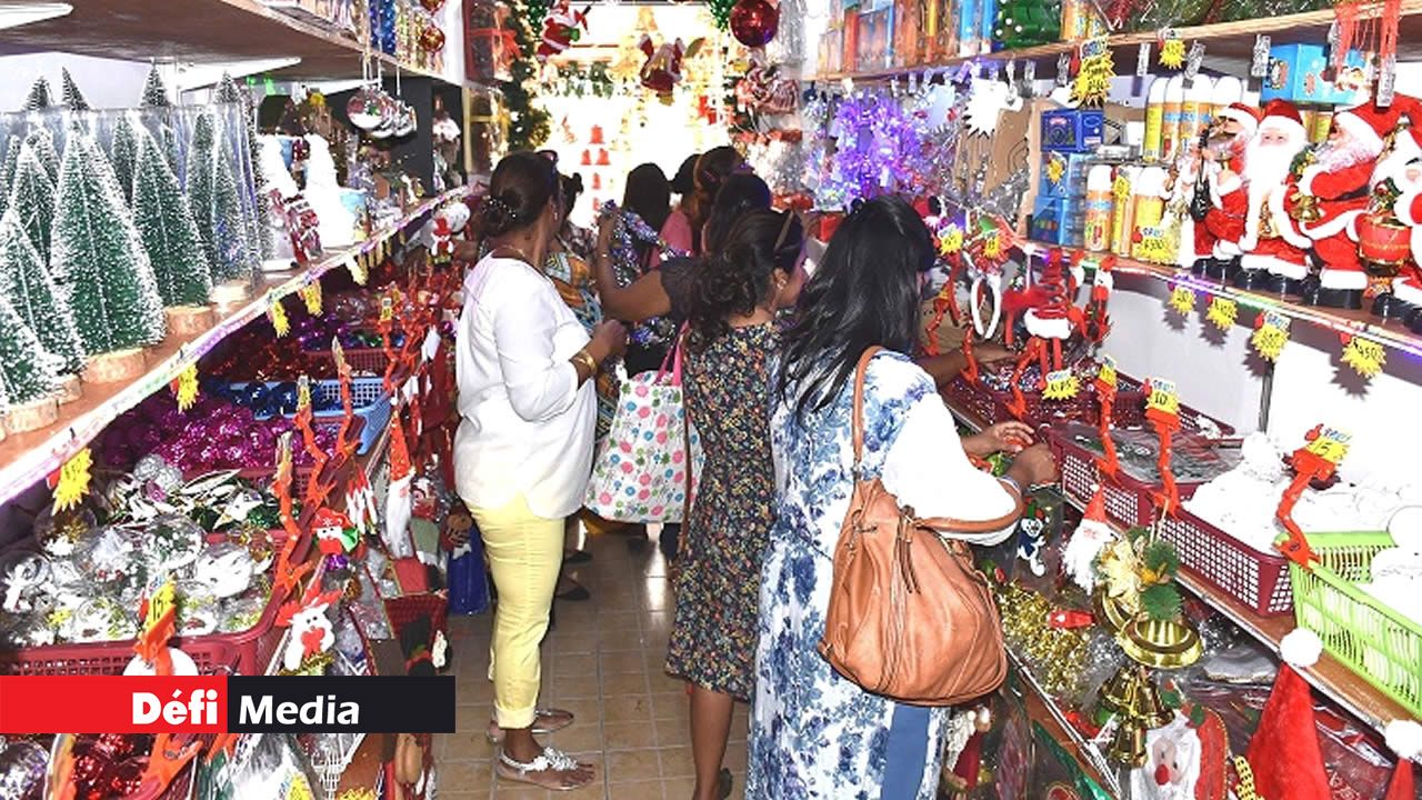 L’ambiance de Noël se ressent déjà dans les rues de Port-Louis.