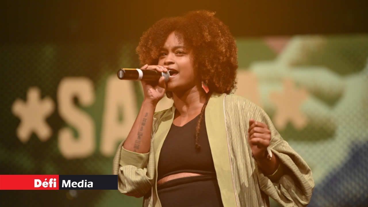 Sayaa, a interprété un morceau de Kaya.