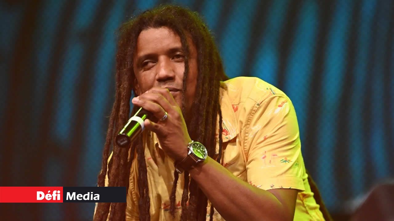 Jerry Rouget, a chanté « Mo Bondie ».